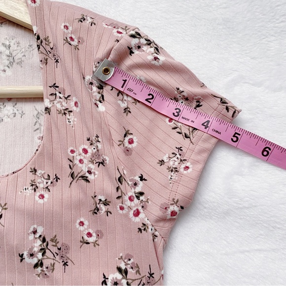 Pink Floral Split V-Neck Stretchy Summer Top - Picture 6 of 7
